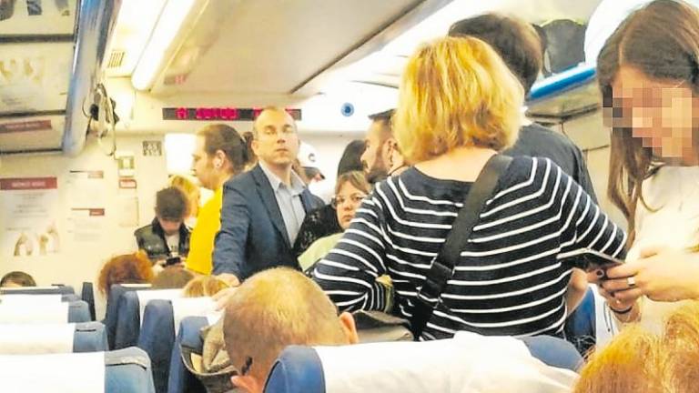 $!Dos horas de Tarragona a Barcelona en tren. «Mañana cojo el bus»