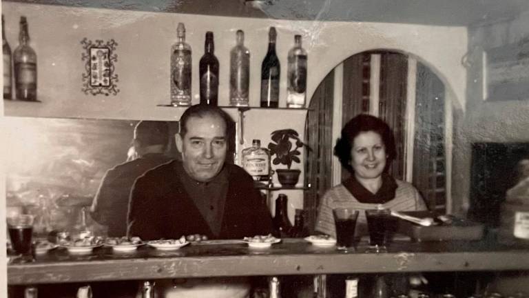 Salvador Boada Calbó i Pilar Cabré Budí a Casa Boada, fotografiats els anys seixanta. foto: Arxiu Casa Boada
