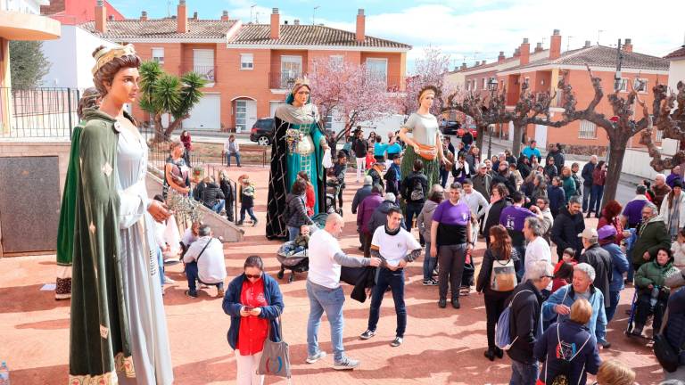 La trobada va començar des de la plaça roja, al darrere del local cultural de Santa Oliva. Foto: Roser Urgell