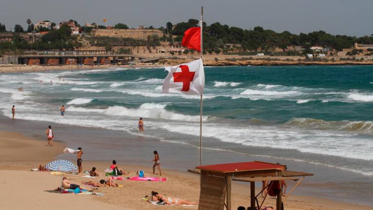 Aumentan las playas con bandera roja. Foto: Pere Ferré/DT