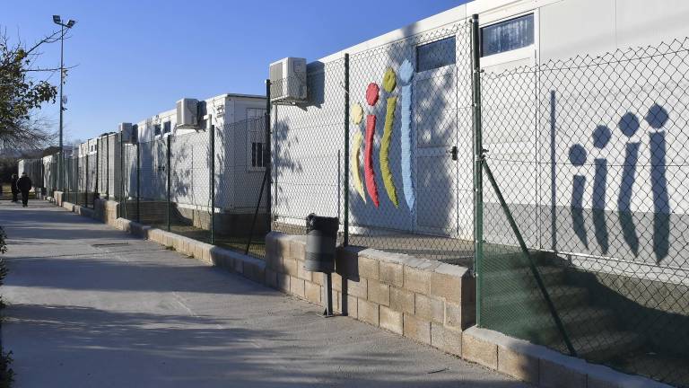 Los barracones que integran la Escola Els Ganxets de Reus. FOTO: Alfredo González