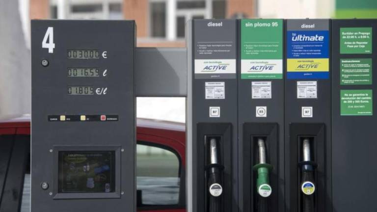 El precio del carburante sigue subiendo a diario. Foto: EFE