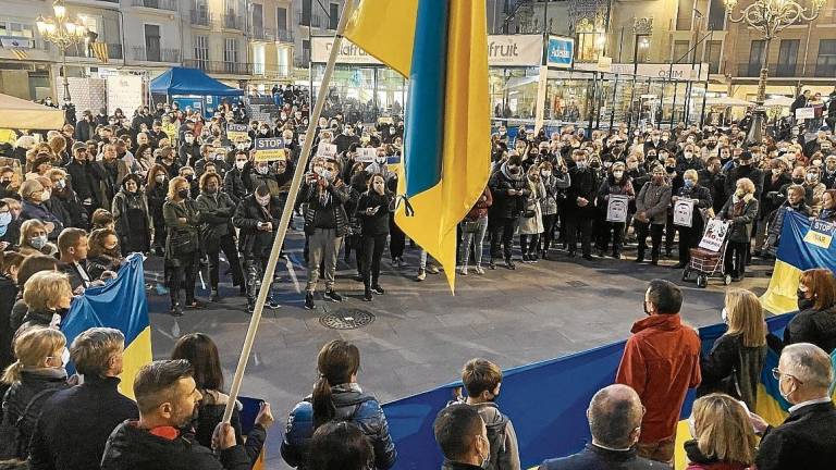 La manifestación para apoyar a Ucrania en la plaza del Mercadal a principios de mes. FOTO: ALFREDO GONZÁLEZ