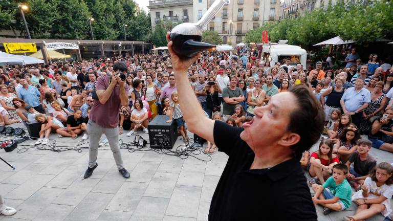 Un dels participants en el 9è Concurs de Beure en Porró. Foto: Pere Ferré