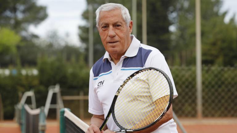 Josep Altisent en las instalaciones del Club Tennis Valls. Foto: Pere Ferré