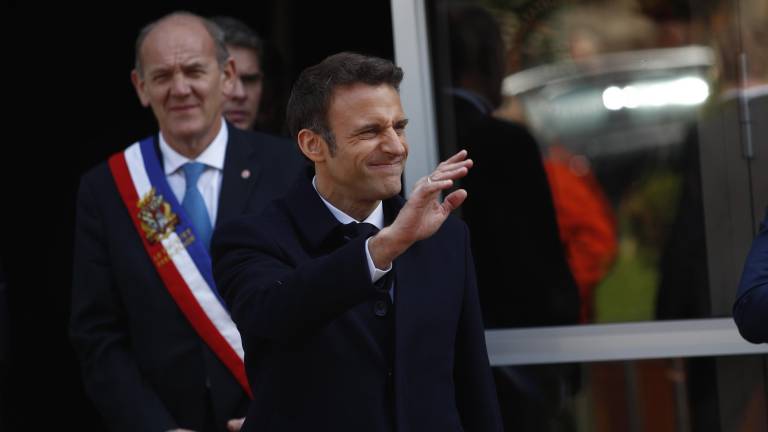 Macron y Le Pen pasarían a la segunda vuelta, según los primeros sondeos. Foto: EFE