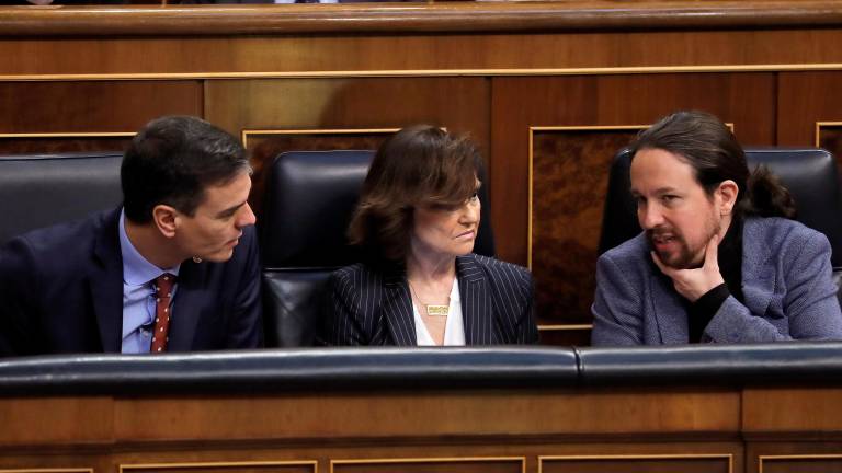 Sánchez, Calvo e Iglesias, en el pleno del Congreso. Foto: EFE/ Chema Moya