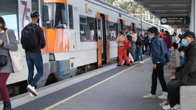 La estación de Tarragona registró menos usuarios por las afectaciones del Gloria. FOTO: fabián acidres/dt