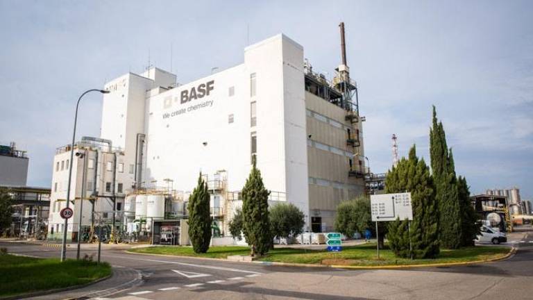 Edificio principal de la empresa química BASF en La Canonja. FOTO: david oliete