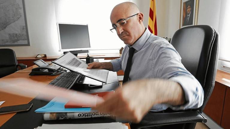 Òscar Peris, en una imagen en el que ha sido su despacho en la Generalitat a lo largo de los dos últimos años. FOTO: Pere Ferré