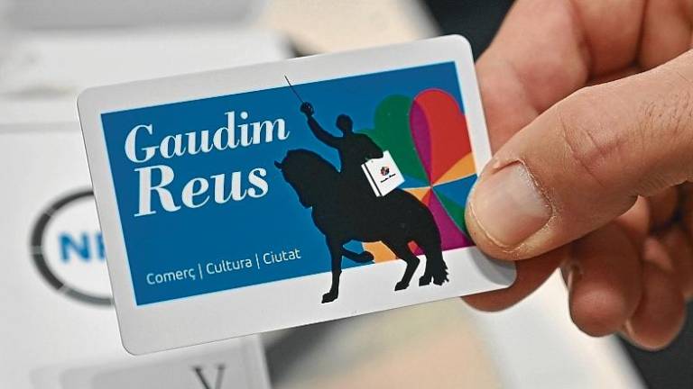La tarjeta 'Gaudim Reus'. ALFREDO GONZÁLEZ.