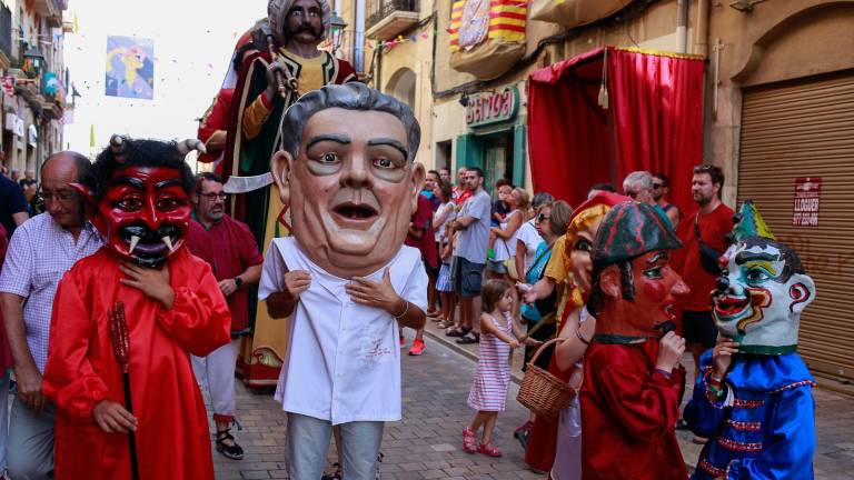 Imagen del pasacalles de las Fiesta de Sant Roc que tuvo lugar en 2019. FOTO: FABIÁN ACIDRES