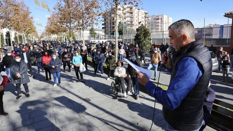 Paco Fiori en una de las manifestaciones convocadas a través de la plataforma.  FOTO: PERE FERRÉ