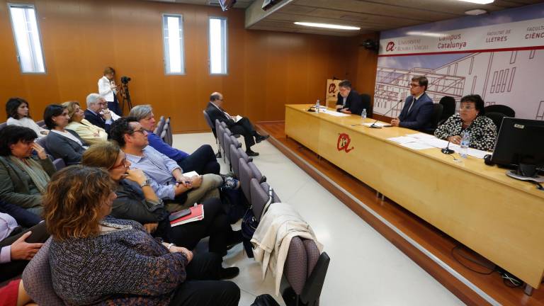 La Sala de Graus de la URV va acollir el debat organitzat pel Diari de Tarragona. PERE FERRE