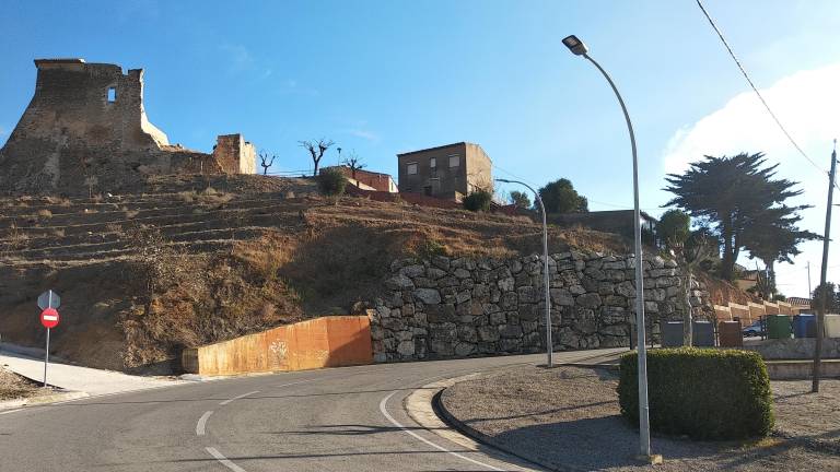 Una de les propostes és la millora de la corva d’entrada al poble. Foto: Àngel Juanpere