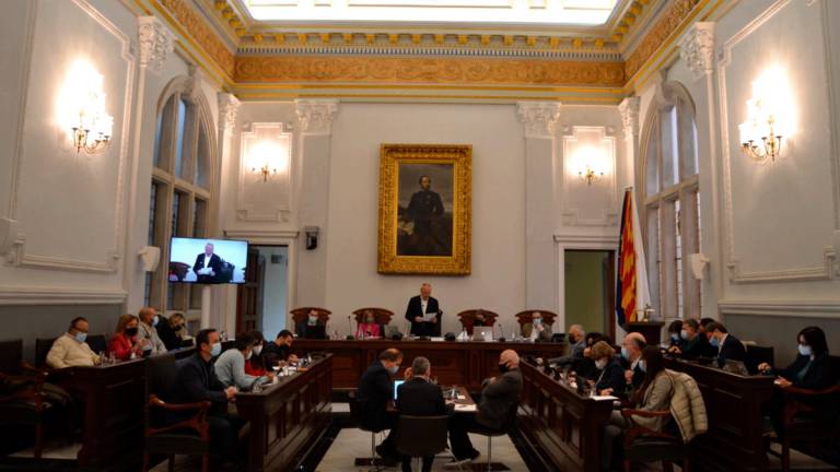 EL pleno en el que se han aprobado ambas concesiones. Foto: DT