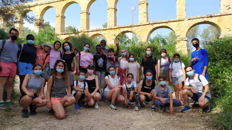Excursión grupal al Pont del Diable para celebrar el cierre del proyecto en junio de este año. FOTO: CEDIDA