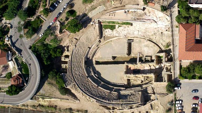 Imagen aérea de la basílica en memoria de Sant Fructuós en el anfiteatro romano de Tarragona. foto: pere ferré