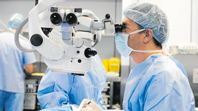 Para corregir la miopía, la hipermetropía o el astigmatismo existen múltiples técnicas de cirugía refractiva. Foto: Ángel Carbonell