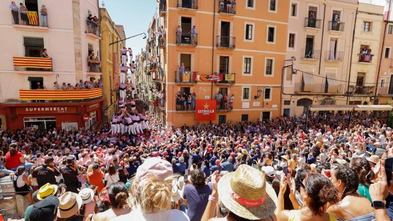 Nadie se quiso perder la vuelta de los castells por Sant Magí