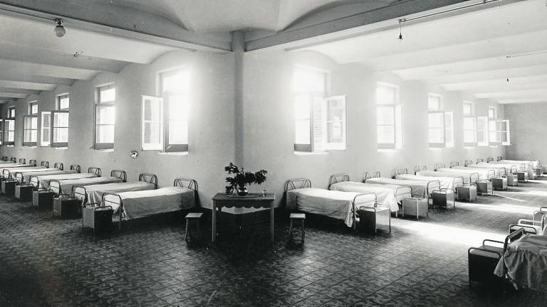 Una de las salas de dormitorios en los años 30. FOTO: VALLVÉ. CENTRE D’IMATGES DE TARRAGONA / L’ARXIU