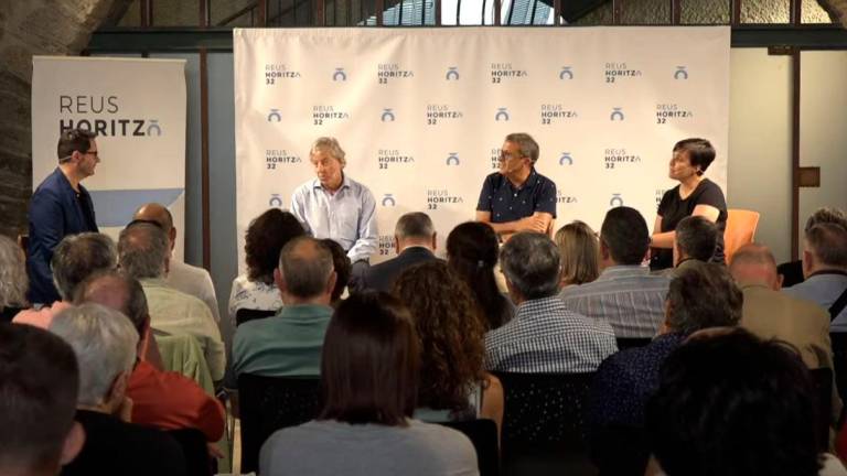 Un instante del debate, este miércoles 1 de junio en El Centre Cultura El Castell. Foto: A. M.