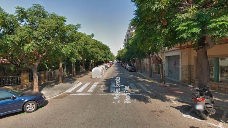Un hombre apuñala a su expareja en plena calle de Tarragona