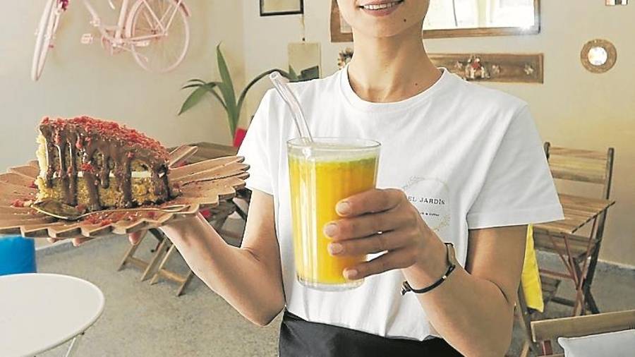 Daniela y su pareja, Albert, abrieron hace unos meses El Jardín de Brunch, en Tarragona. Foto: Pere Ferré