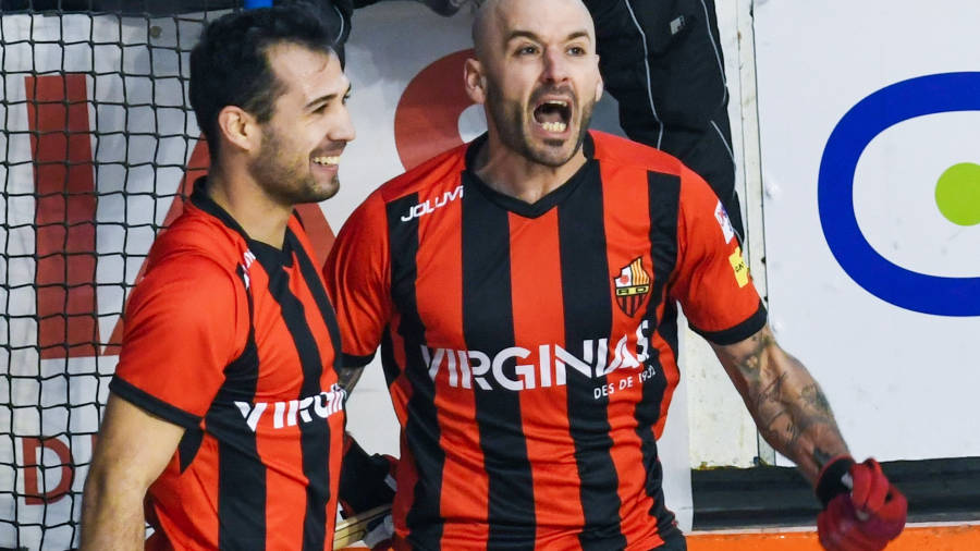 Aragonès y Marín celebran un gol. FOTO: FABIÁN ACIDRES
