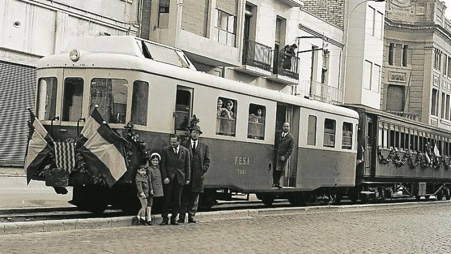 El tren carrilet Tortosa-la Cava, el 1967. FOTO: FONS DAUFÍ ACBE