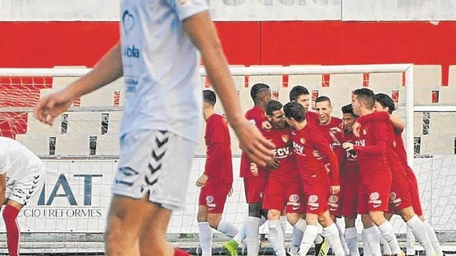 Los jugadores del Terrassa celebran su primer gol. Foto: Terrassa FC
