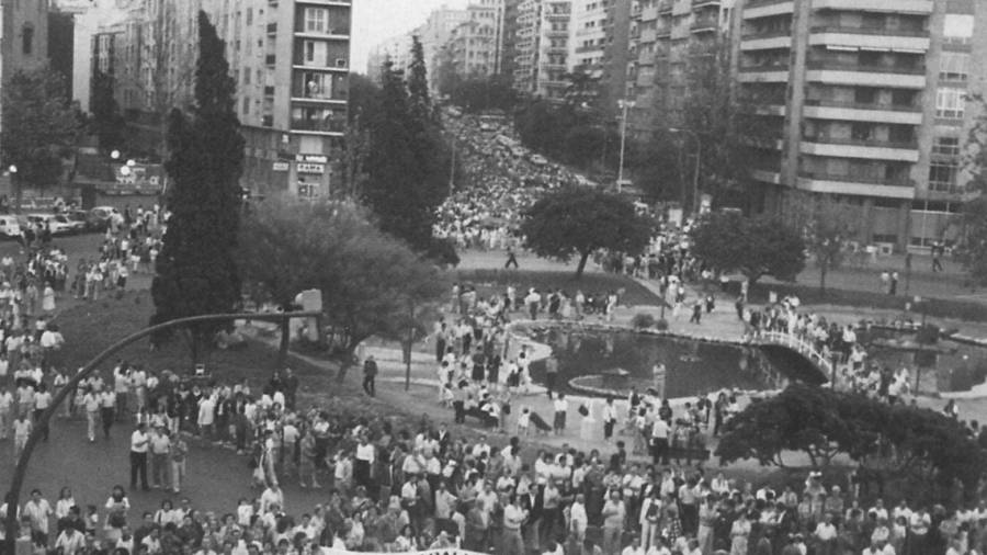 Protesta en repulsa por el atentado. FOTO: seg&uacute; chinchilla/CIT-L’arxiu