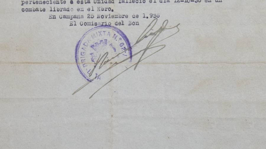 Carta amb qu&egrave; es va informar la fam&iacute;lia de la mort del pare. FOTO: Joan Revillas