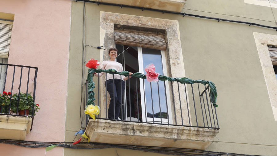 Ve&iuml;ns als &lsquo;balcons vestits&rsquo; a TGN, en un edifici de Baixada Peixateria. FOTO: Pere Ferr&eacute;