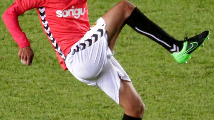 El mediocentro valenciano ha jugado siete partidos con el Nàstic.