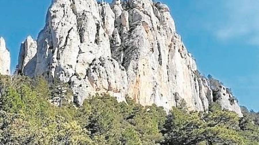 Montañas afiladas, en el Montsià. fotos: Josep Gironès