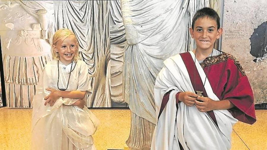 Los participantes pudieron vestirse como en la &eacute;poca romana. FOTO: FABI&Aacute;N ACIDRES