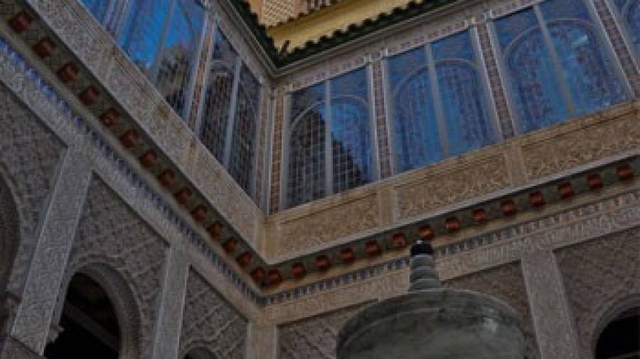 La Giralda desde el Patio de los Leones de La Alhambra.&nbsp;