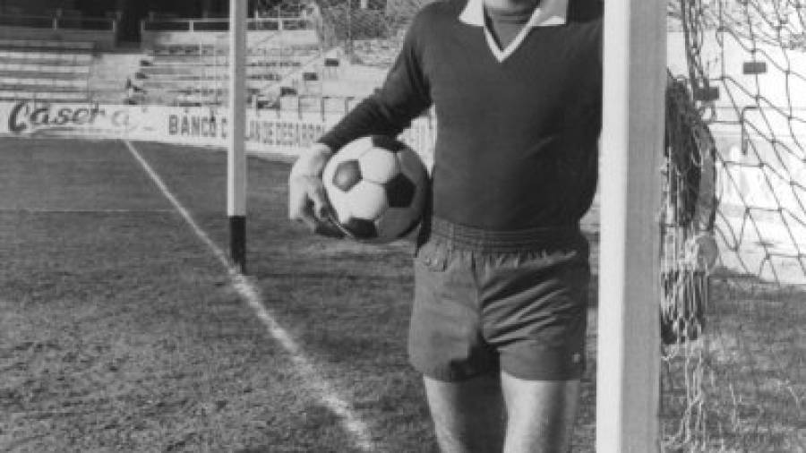 El valenciano Vicente Amigó, en una de las porterías del Nou Estadi, jugó en el Gimnàstic del 1973 al 1979. Foto: DT