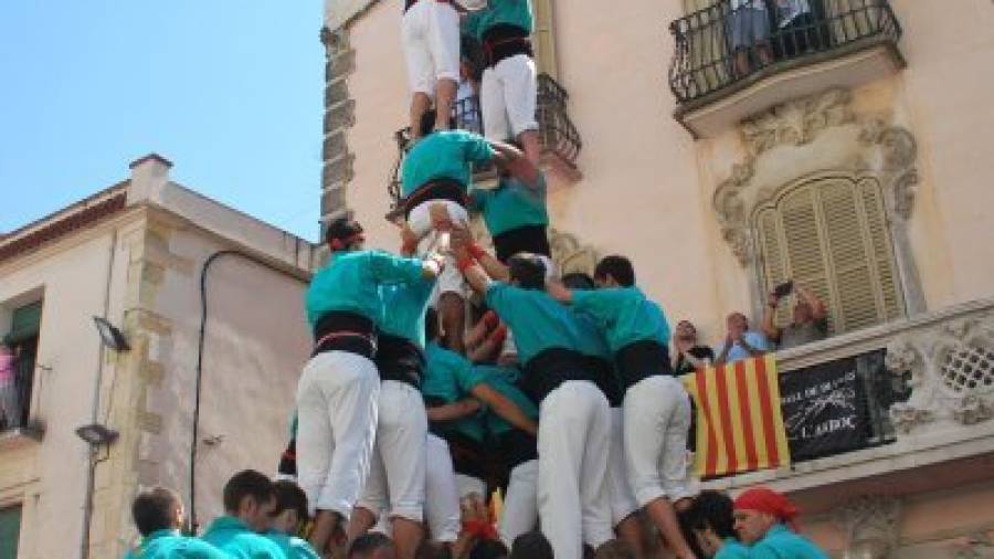 2 de 9 amb folre i manilles descarregat ahir a l´Arboç pels Castellers de Vilafranca. Foto: Neus Baena