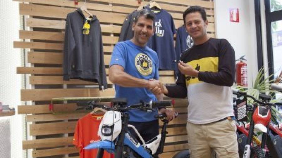 Paco Roncero recibe su nueva Bultaco Brinco R.E.