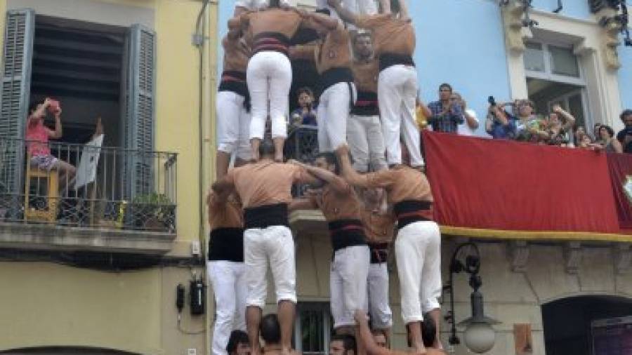 5 de 8 dels Xiqutets de Reus descarregat a Gràcia. Foto: Marta Bros