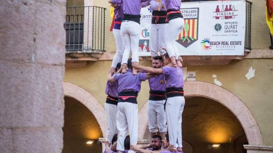 4de7 dels Castellers d’Altafulla a la diada de Sant Jordi 2017. FOTO: Castellers d’Altafulla