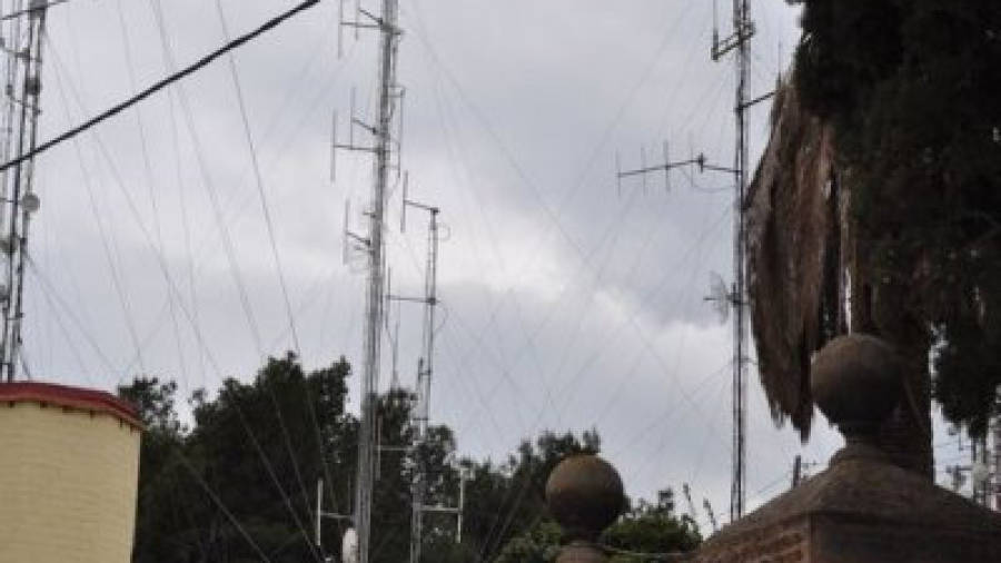 Imatge del barri del Carmel de Barcelona, que supera nivells electromagnètics màxims per les ràdios il·legals