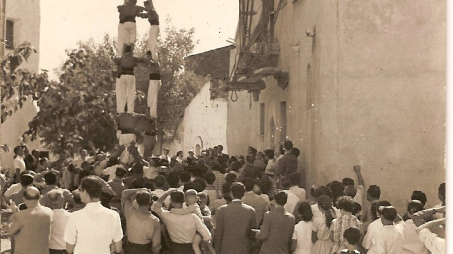 Castells a la Festa Major de Creixell l&rsquo;any 1961. FOTO: CEDIDA
