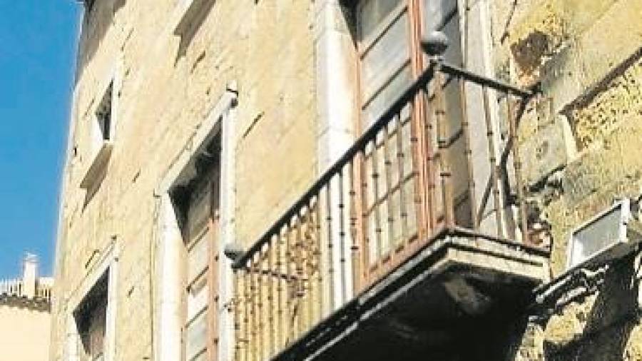 Imagen de la fachada de la antigua Casa Foix&agrave;