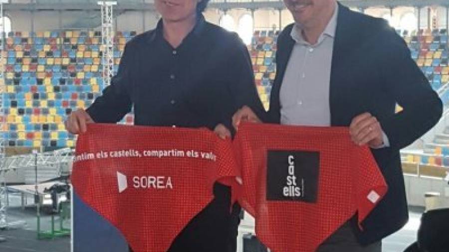 A la izquierda, Jordi Grau (CCCC), junto a Francesc Xavier Mayné, de Sorea, ayer en la TAP tras la firma del acuerdo. FOTO: CEDIDA