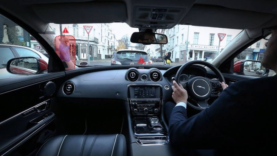 Jaguar Land Rover 360 Virtual Urban Windscreen.