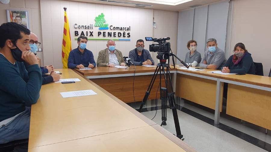 Reunión de los alcaldes en el Consell Comarcal.