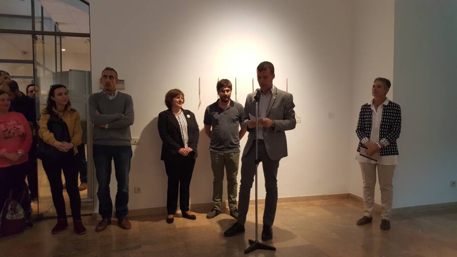 El vicepresident de la ,Diputaci&oacute; Josep M. Cruset, va inaugurar la mostra.